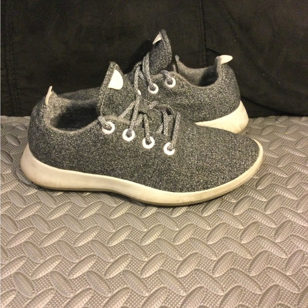 Allbirds Wool Runners Grey Sneakers Women’s size 9